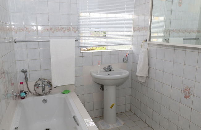 Eastlea 3-Bedroom Apartment - Foto 13