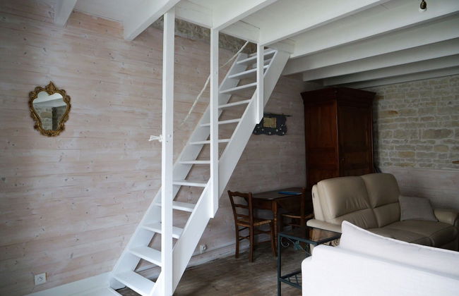 Holiday Home in Loubigne With Pool & Terrace - Photo 10