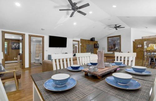 Twin Pines Retreat - Lake, Firepit and Games - Foto 43