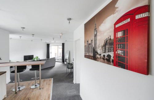 Large Central Apartment - free nearby parking - Foto 6