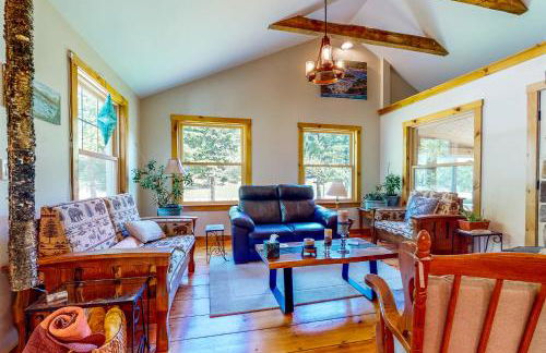 Hike, Fish, Ski! Coos Canyon Lodge in Maine - Foto 3