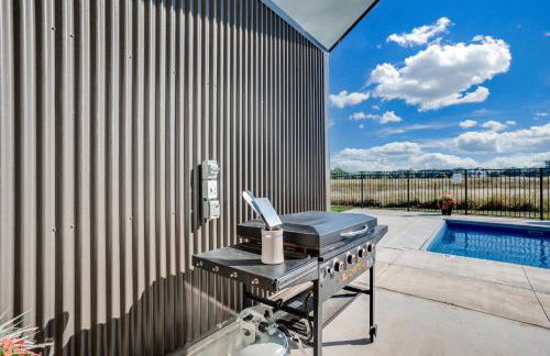 Modern Cabin Near Cheney Lake W Pool and Hot Tub - Foto 52
