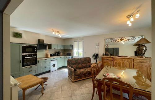 Gîte cosy à Aiguilhe avec jardin, jacuzzi et sauna - proche UNESCO et chemins de randonnée - FR-1-582-354 - Foto 3