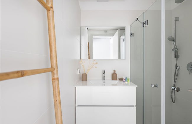 Elegant 2BD Apartment in Jaffa Area - Photo 24