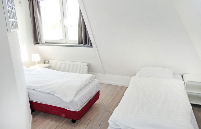 3 bedroom House in Noordwijk with garden and terrace - Photo 6