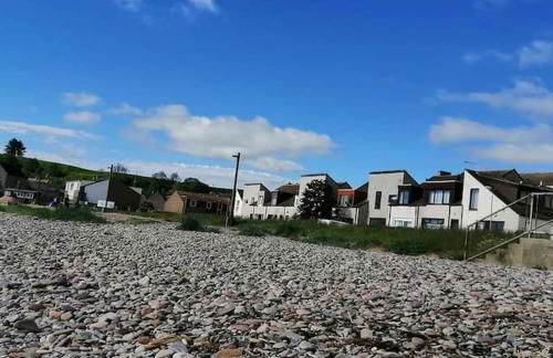 Stonehaven Scotland -Sea front location -Sea views - Photo 4