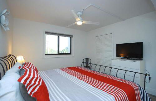 Cozy 1BR beachfront condo on Sanibel Island with stunning ocean views 3B2 - Photo 10