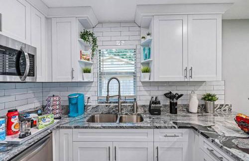 Stunning Heated Pool House Close to Tampa & Casino - Foto 22