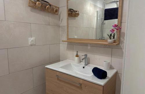 Escapade marseillaise proche de la mer plein sud avec jardin privé - clim & wifi gratuit - Foto 16