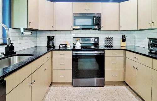 Coastal Bliss 3Bdr with Pool, Game Room, Lanai - Foto 46