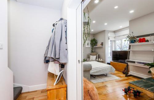 Amazing Lovely 1BDR Apartment, South London - Photo 16