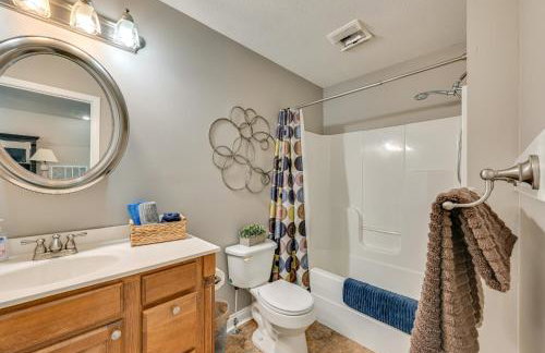 Access to Rough River Lake! Family Home with Deck - Foto 16