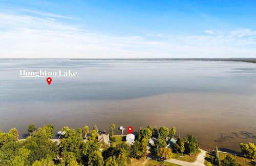 Lakefront - Spacious Family Getaway with Dock! - Foto 56