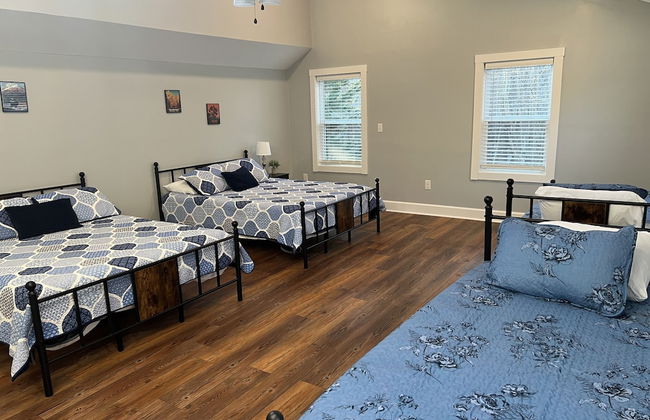 4BR Lodge on Wolf Creek – Fishing, Hiking, New River Fun & Hokie Weekends - Foto 3