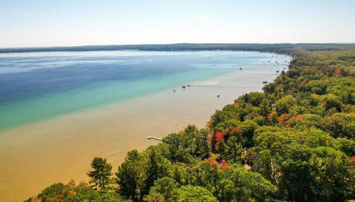 Higgins Lake Cottage with Private Fire Pit and Grill! - Foto 2