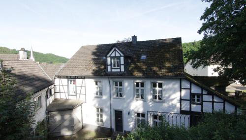 Historische Villa Herrenhaus Hellenthal - Foto 1