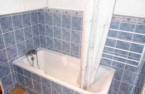 Maison chaleureuse à Lalbenque avec jardin clôturé - Photo 8