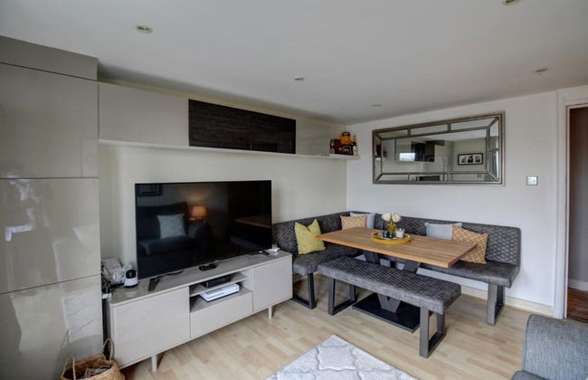 Luxury Modern Apartment With Stunning Balcony View - Foto 8