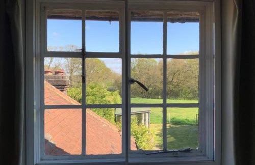 Country cottage overlooking fields with garden room - Foto 32