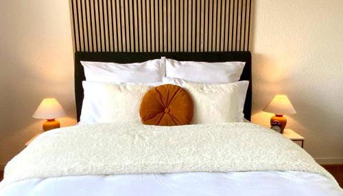 Top location • Family-friendly • Parking • Netflix - Photo 5