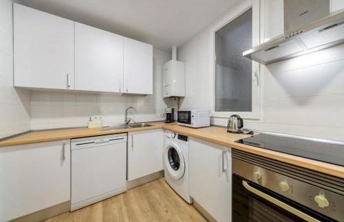 1Bedroom 1bathroom furnished - Rios Rosas - equipped in business area - MintyStay - Foto 8