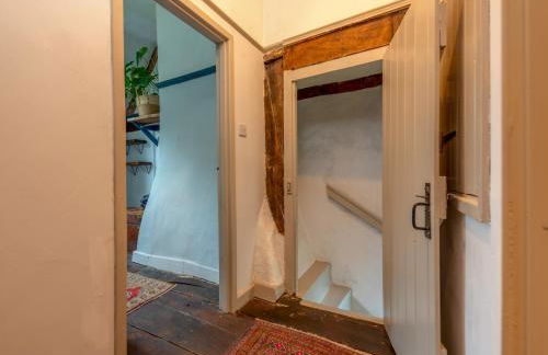 Stay in the Original Home of the Gingerbread Man! - Pass the Keys - Foto 23