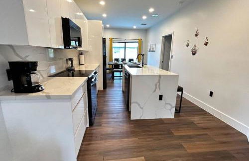 Sunny Delight Home Near Airport - Foto 15