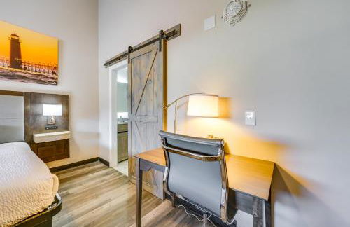 WFH-Friendly Studio Near Lighthouse Beach! - Foto 16