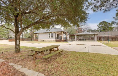 Pets Welcome Home with Deck and Patio in Hockley! - Foto 28