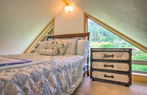 Waterfront Cabin with 2 Boat Docks and Mtn Views! - Foto 15