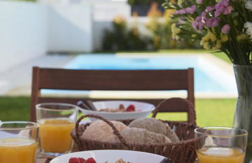 Aroeira Villa w/ Pool near Beach, By TimeCooler - Foto 17