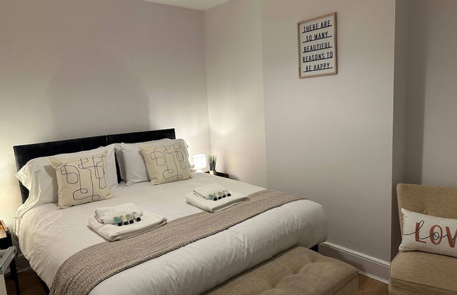 3 bed Chill Glouc With 3 Bedrooms and 1 Bathrooms - Photo 27