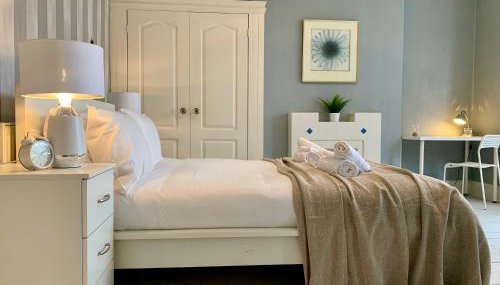 Spacious 6BR Victorian Home in 14 Somerford Near Wolverhampton Centre with Free Parking - Foto 2