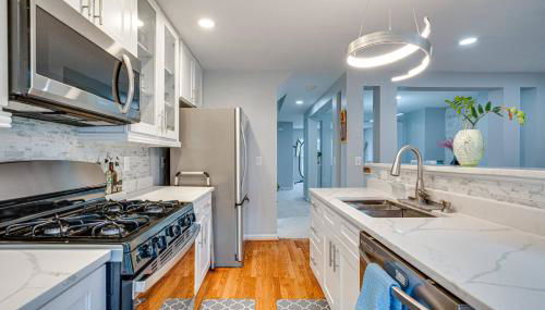 Peaceful Luxury 3 beds*Lake*Kitchen*LaundryMetro - Foto 5, Other