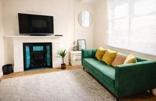 Evo Green Gravesend 2 bed Apartment, 2 mins Station, Town Centre - Foto 1