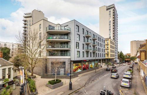 VIPAbodes at Woking Central - Photo 2