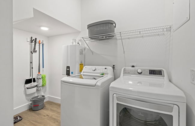 Spectacular 3br 4ba w/ Private Pool, 2 Min Walk to Beach - Sleeps 15! - Foto 35