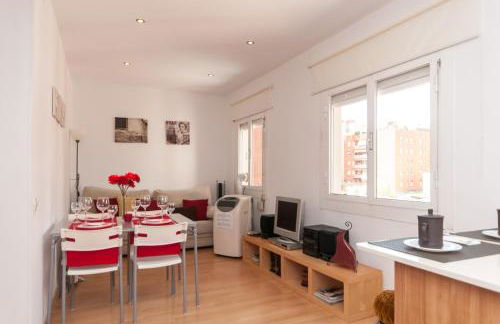 Cute Apartment in Sants Station with HBO & Alexa & AC - Photo 45