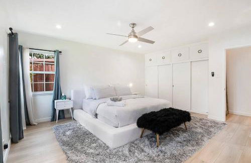 Updated 3-Bedroom LA Home with Backyard, BBQ & Family-Friendly Amenities - Photo 38