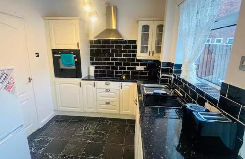 Comfortable 2-Bed Flat in Heart of Tyne Wear - Pass the Keys - Foto 4