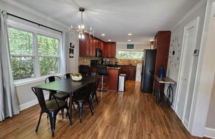 Gorgeous 3BR Home with Backyard - Foto 11