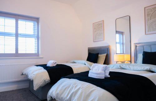 Luxurious 3-Story Townhouse, sleeps up to 10! - Foto 42