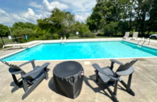 Tranquil Mountain Escape Luxurious 5-Bedroom Farmhouse with Pool - Foto 30