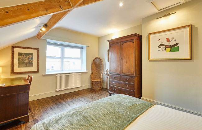 Host Stay The Rooftop Gallery - Photo 16