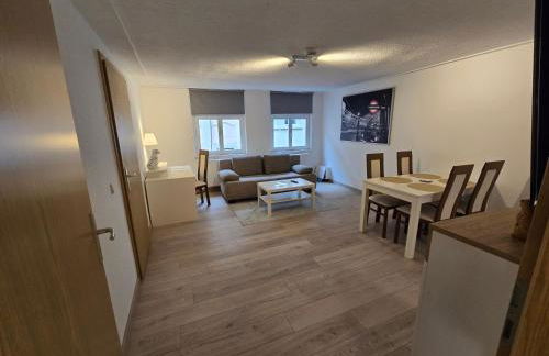 FERIENWOHNUNG 52m2 APARTMENT in ZITTAUER STADTZENTRUM INNENSTADT INNENRING TOP LAGE - WOHNEN AUF ZEIT IN ZITTAU - 2 RAUM WOHNUNG EINKAUFSSTRASSE - Foto 18
