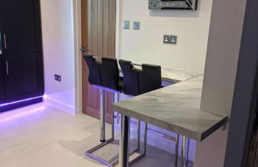 Dream101, Luxury 2 Bedroom apartment - free parking - Foto 8