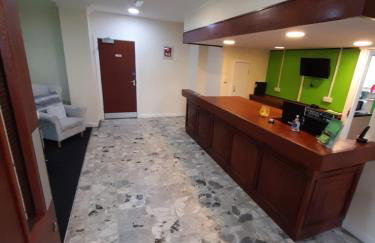 Lymedale Suites Studios & Aparthotel in NEWCASTLE UNDER LYME & STOKE - Foto 9