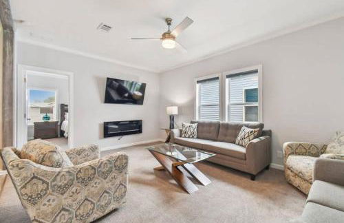 2 Bed Cozy Home, Dade City, Pickle Ball and Pool - Photo 16