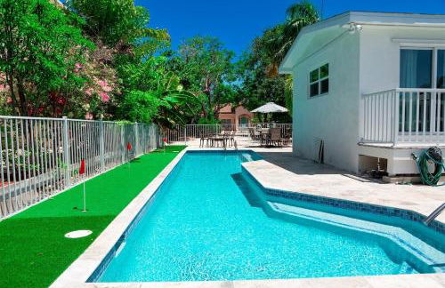 Sea Glass Dreams - Waterfront Pool Home, Mini Golf, Game Room, 110' Dock - Foto 51