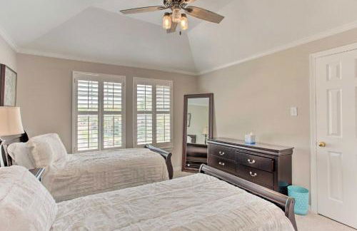 Elegant Plano Home with Private Outdoor Pool! - Foto 32